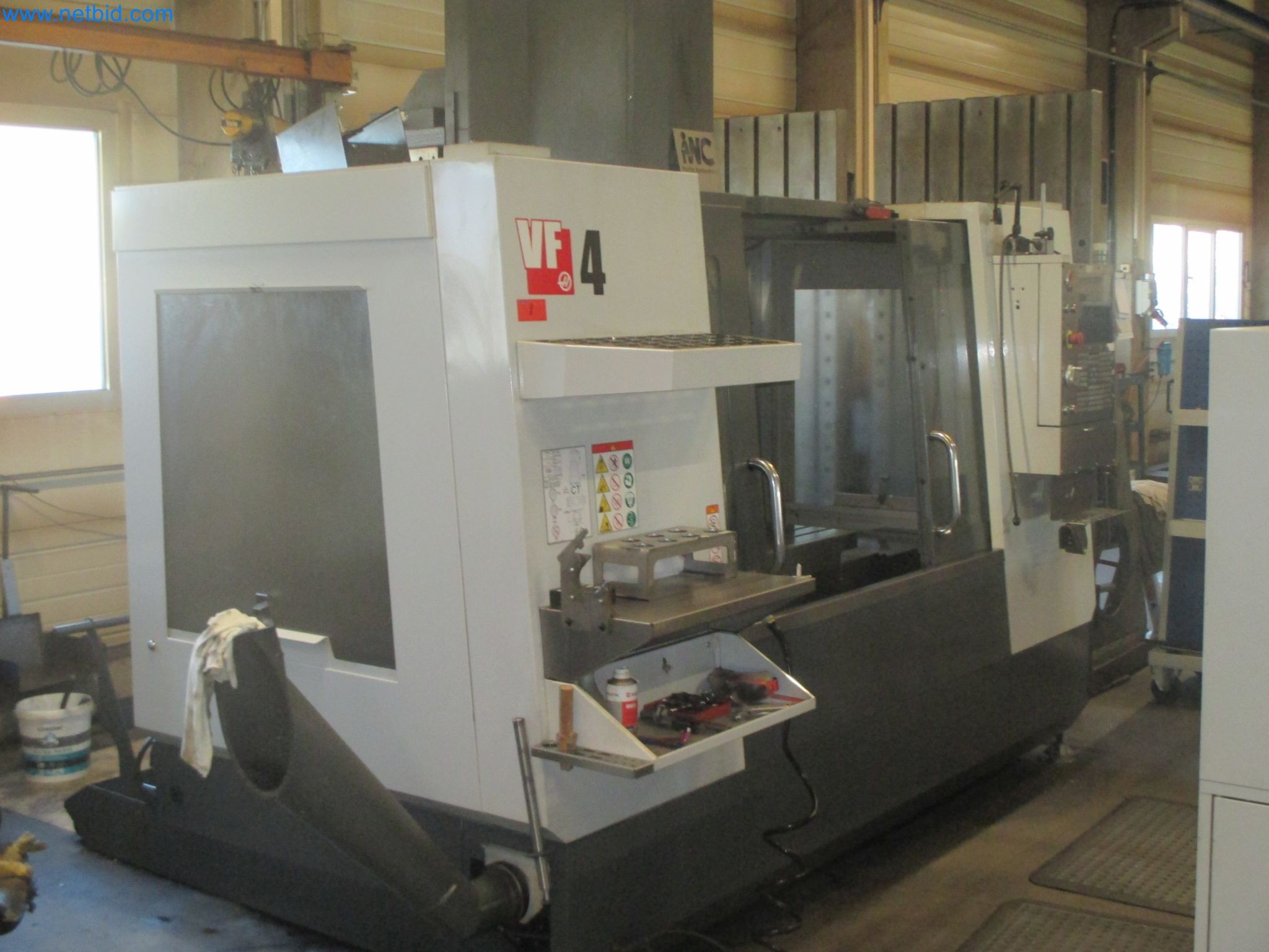 CNC-Vertikal-Bearbeitungszentrum Haas VF4